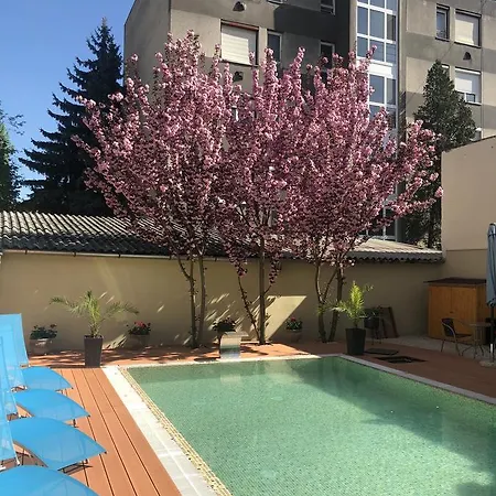 Apartment Mosoly *